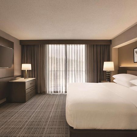 Embassy Suites By Hilton Richmond Dumbarton Экстерьер фото