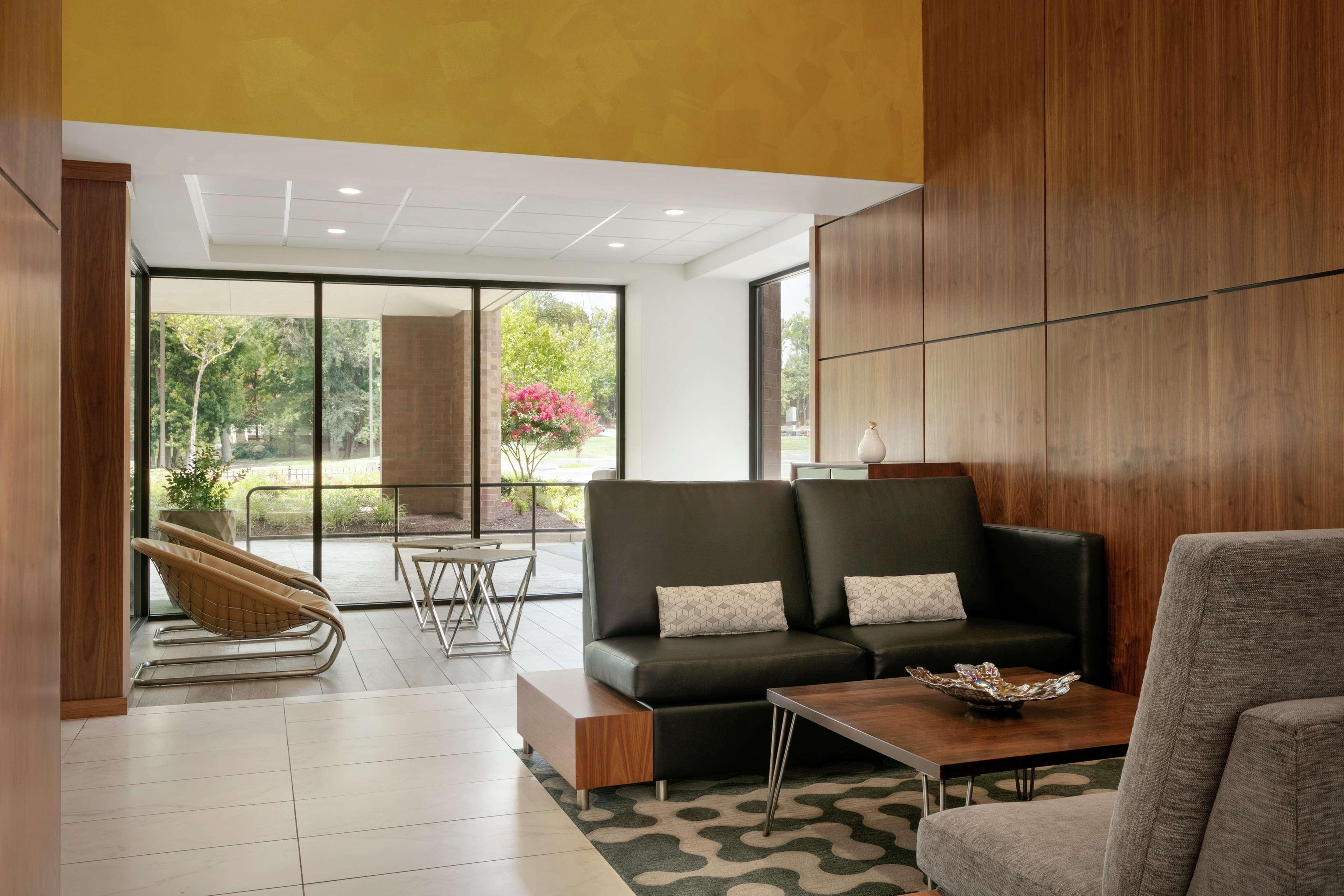 Embassy Suites By Hilton Richmond Dumbarton Экстерьер фото