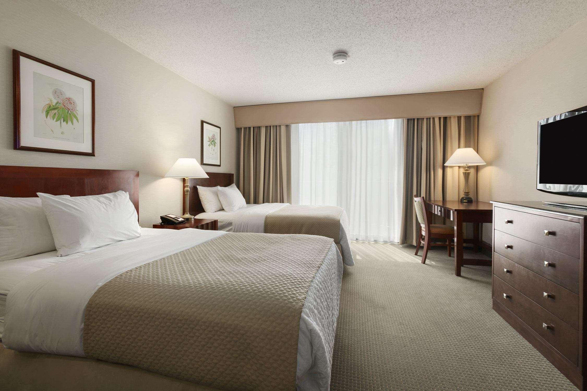 Embassy Suites By Hilton Richmond Dumbarton Экстерьер фото