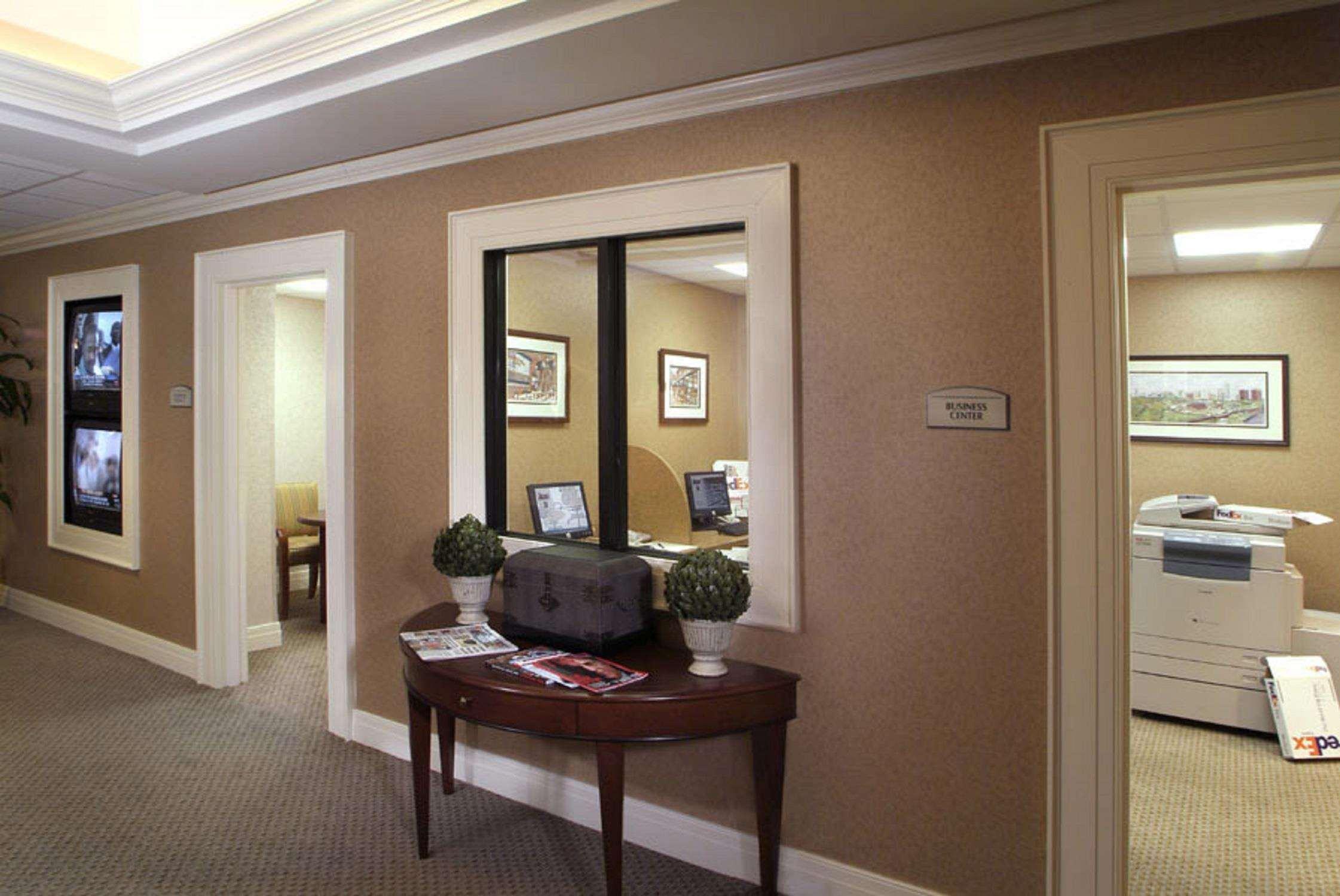 Embassy Suites By Hilton Richmond Dumbarton Экстерьер фото