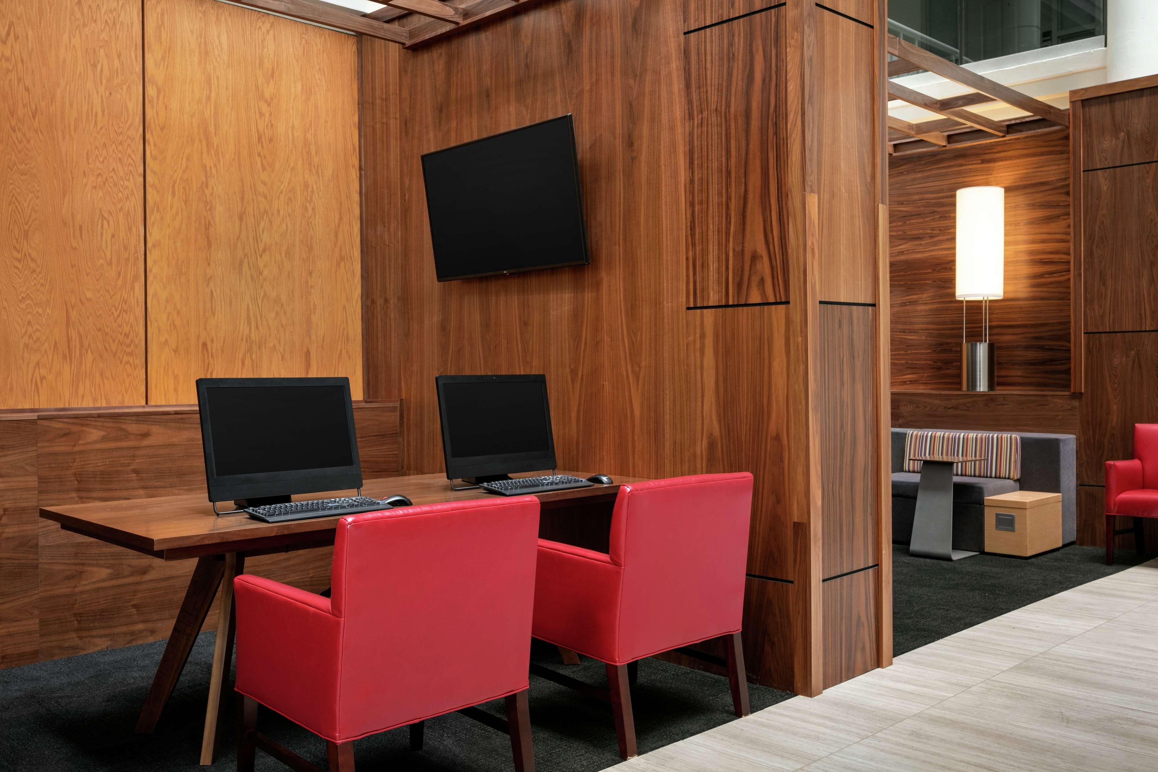 Embassy Suites By Hilton Richmond Dumbarton Экстерьер фото