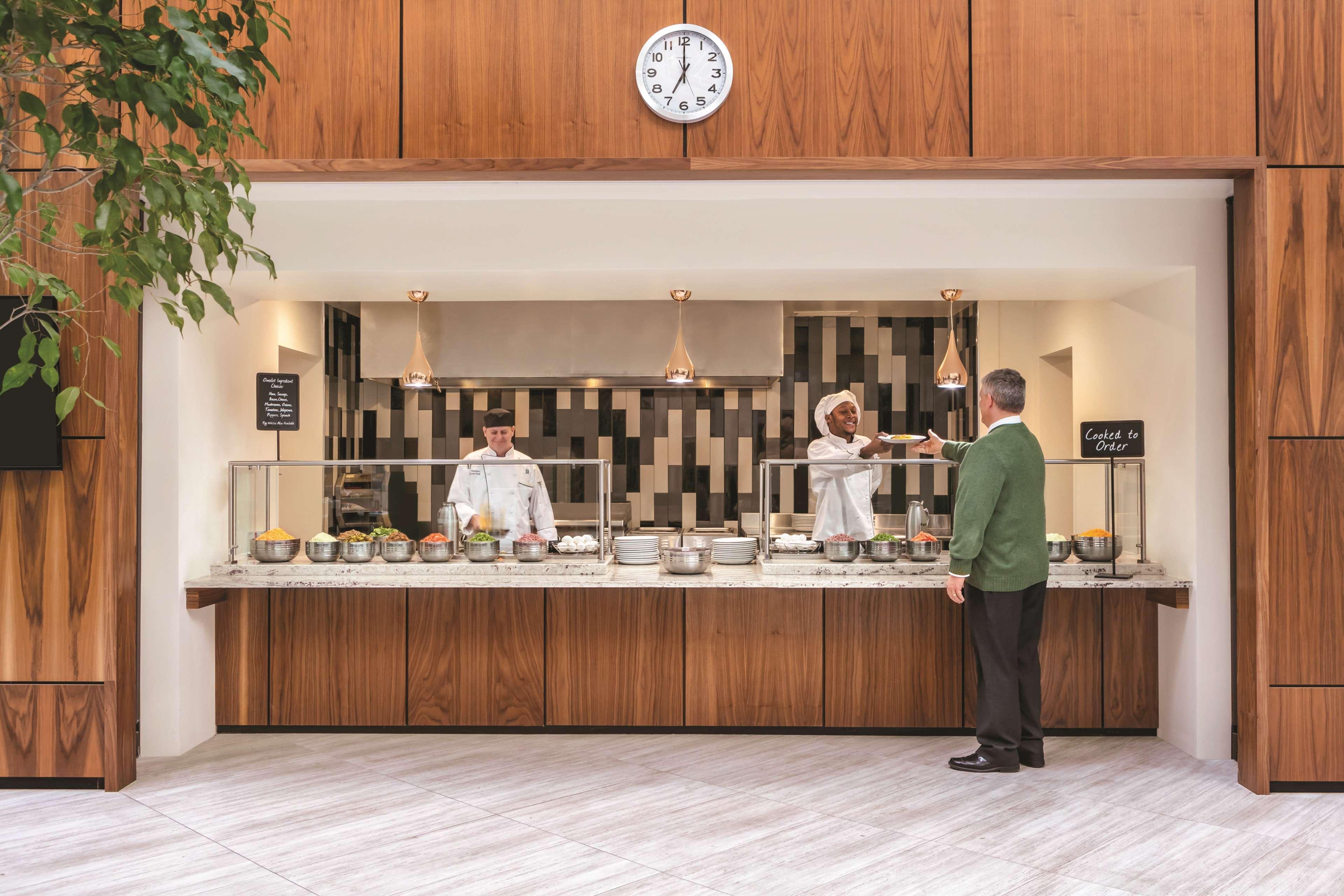 Embassy Suites By Hilton Richmond Dumbarton Экстерьер фото