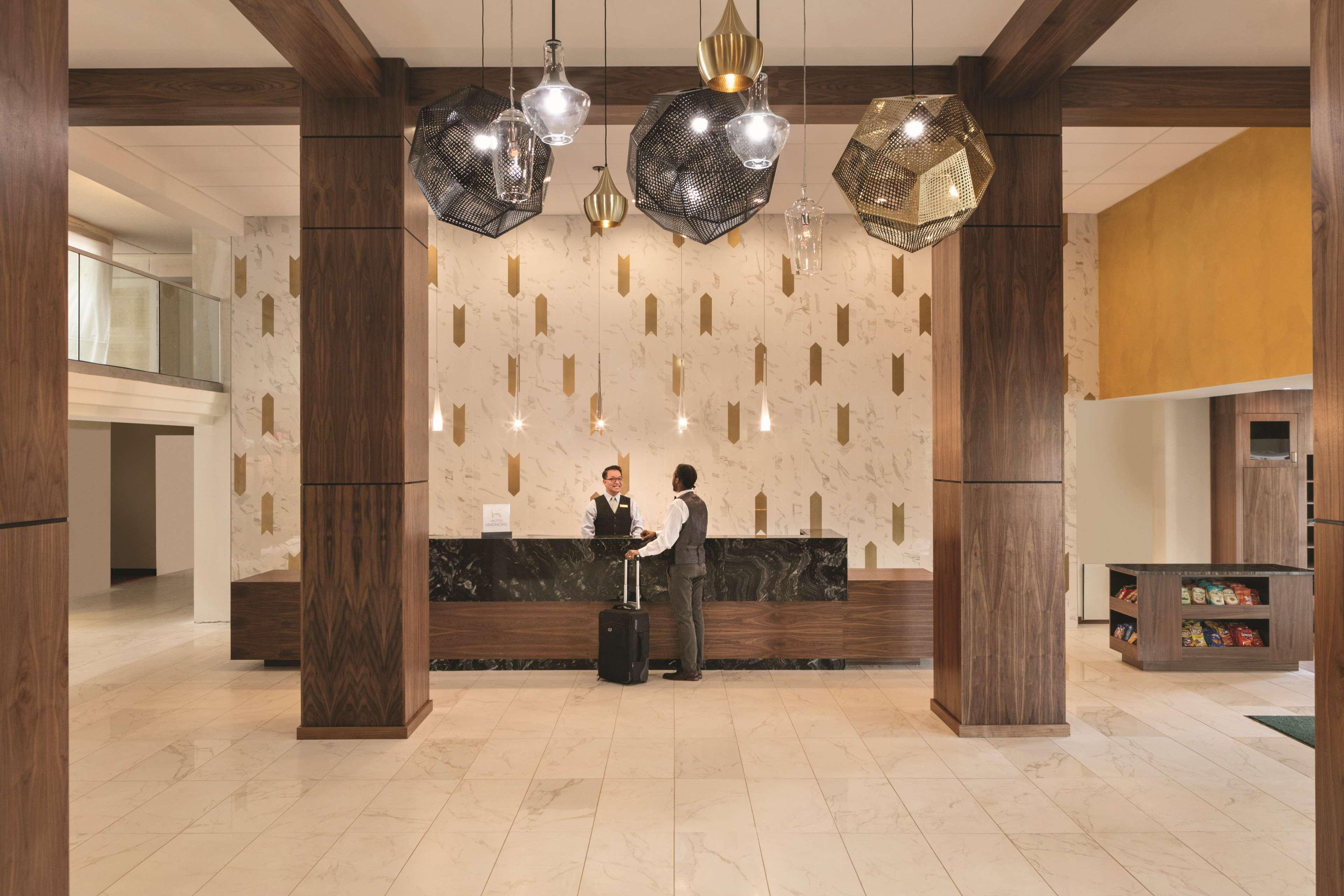 Embassy Suites By Hilton Richmond Dumbarton Экстерьер фото