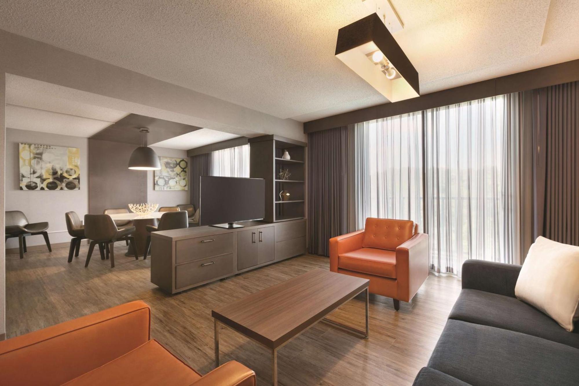 Embassy Suites By Hilton Richmond Dumbarton Экстерьер фото
