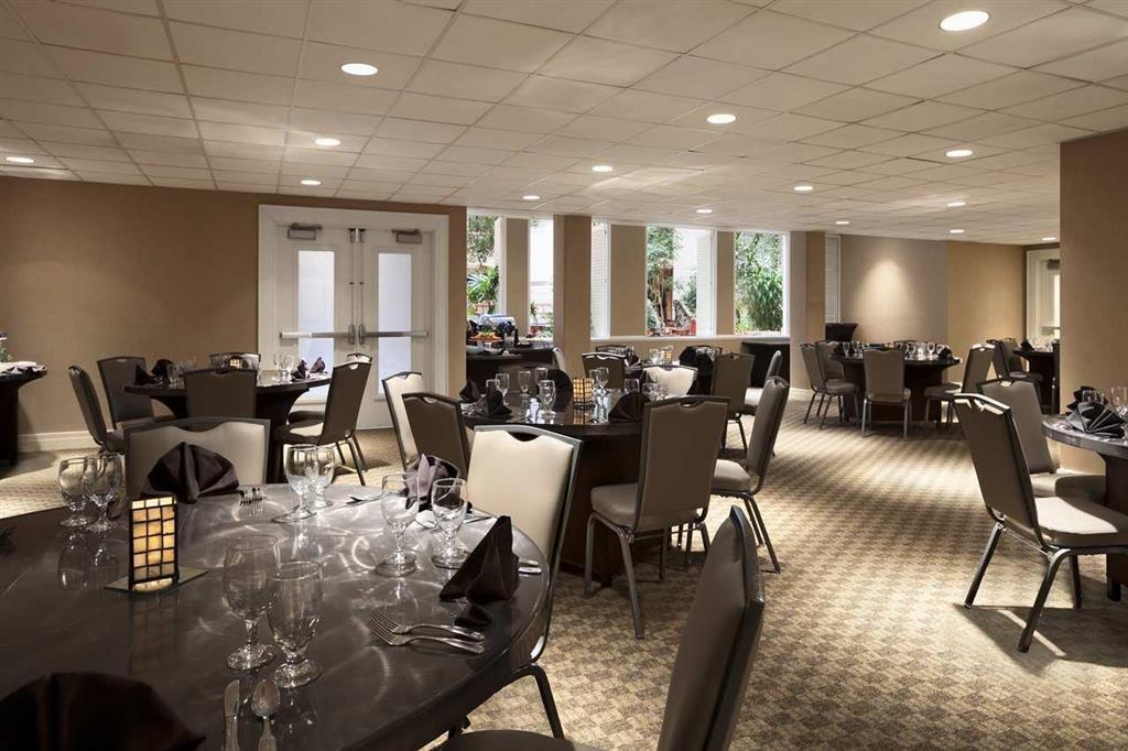 Embassy Suites By Hilton Richmond Dumbarton Удобства фото