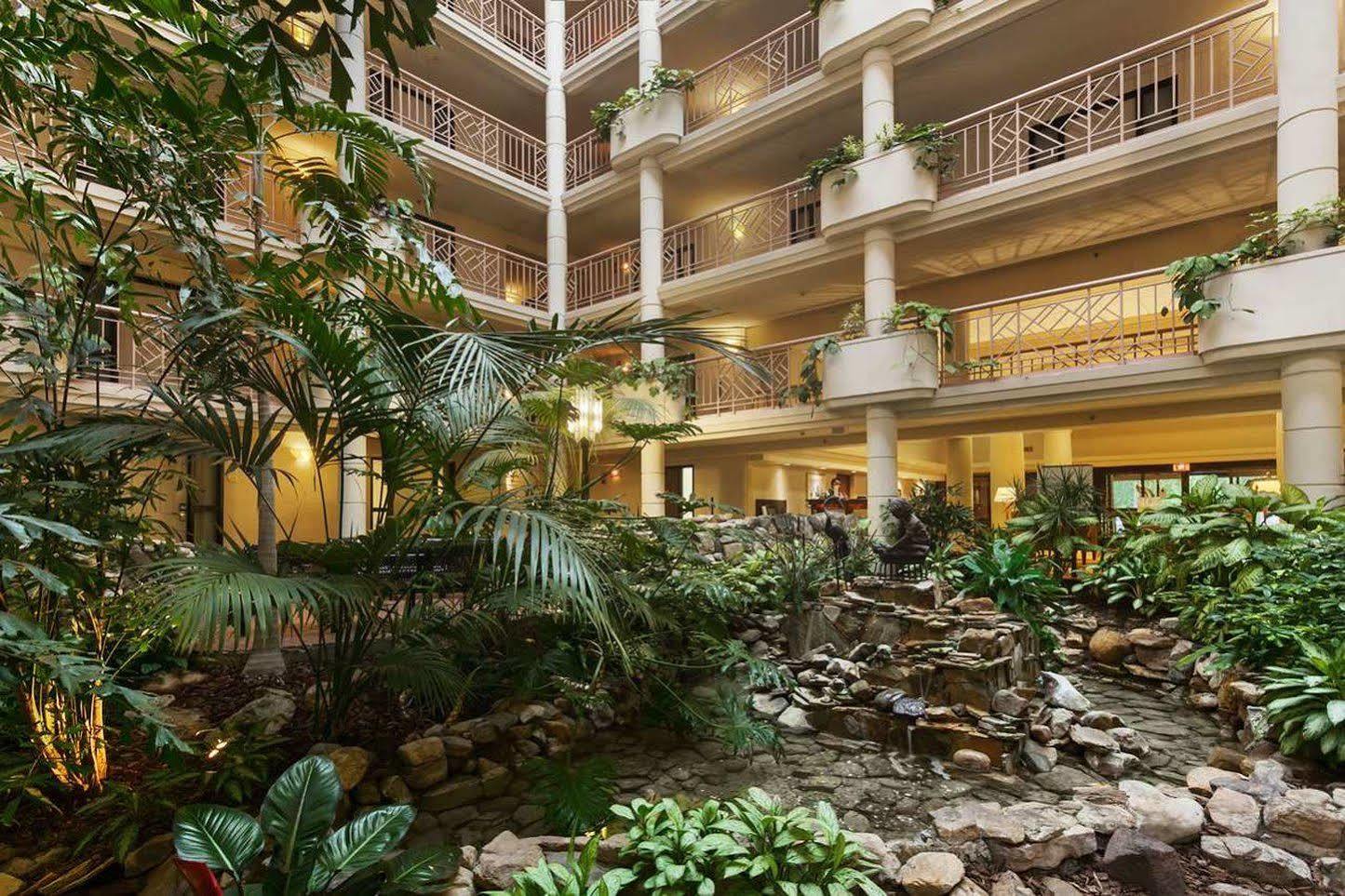 Embassy Suites By Hilton Richmond Dumbarton Экстерьер фото