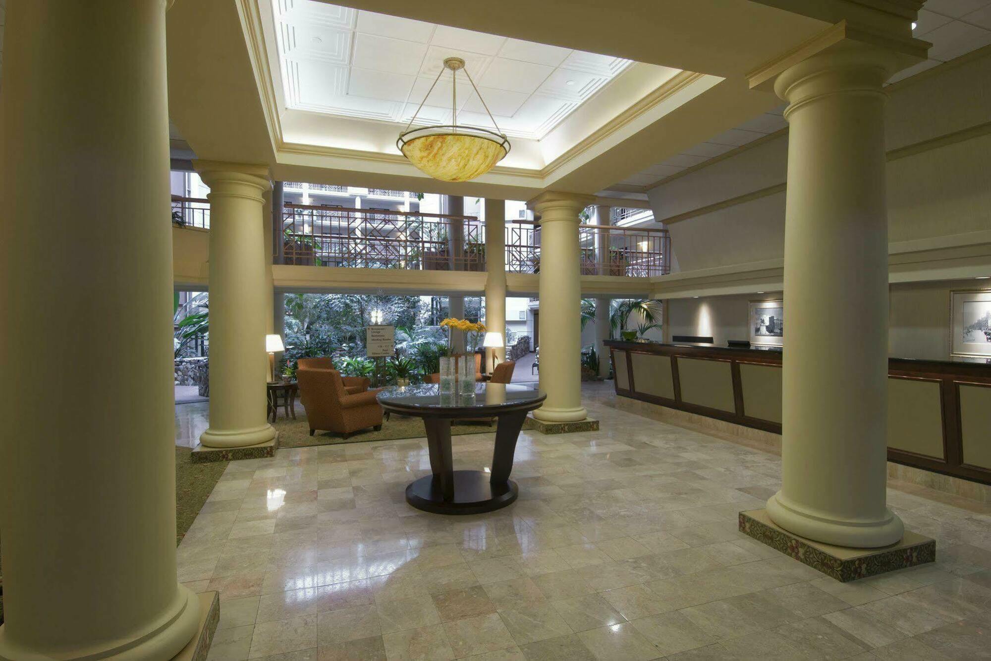 Embassy Suites By Hilton Richmond Dumbarton Экстерьер фото